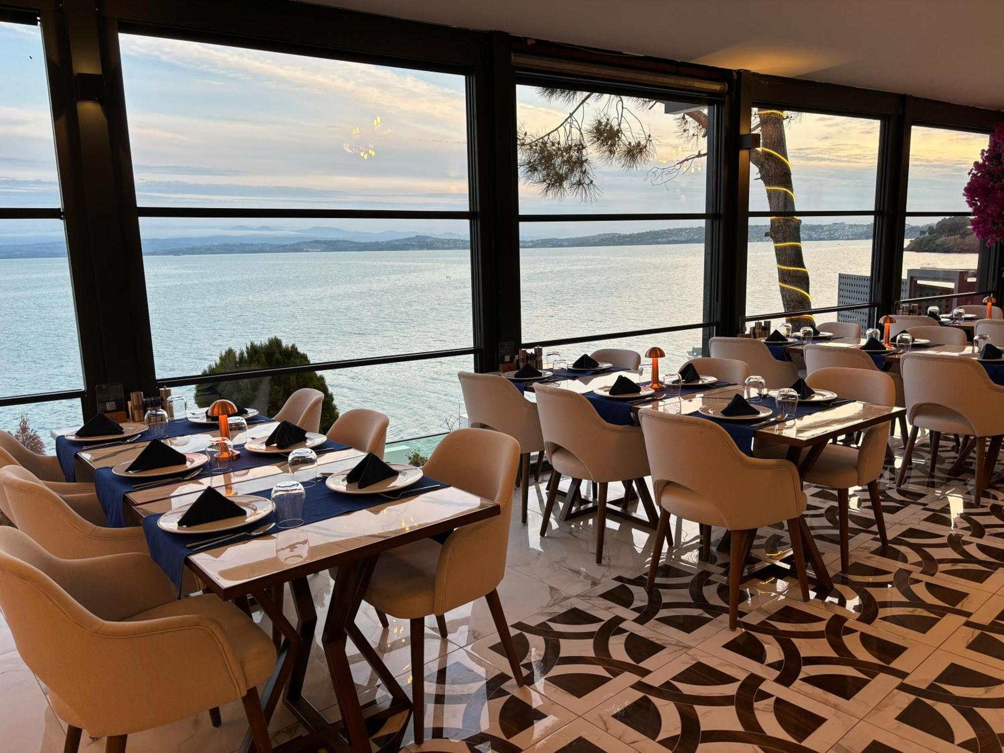 Vira Otel Suites Синоп Екстериор снимка